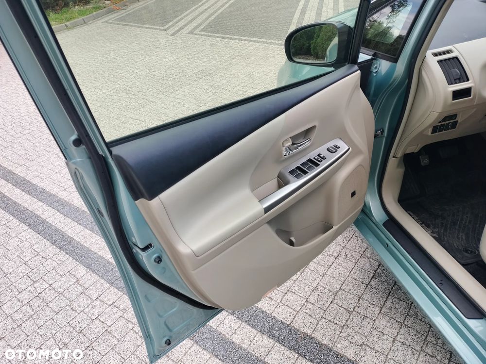 Toyota Prius 1.8 Hybrid Premium - 23
