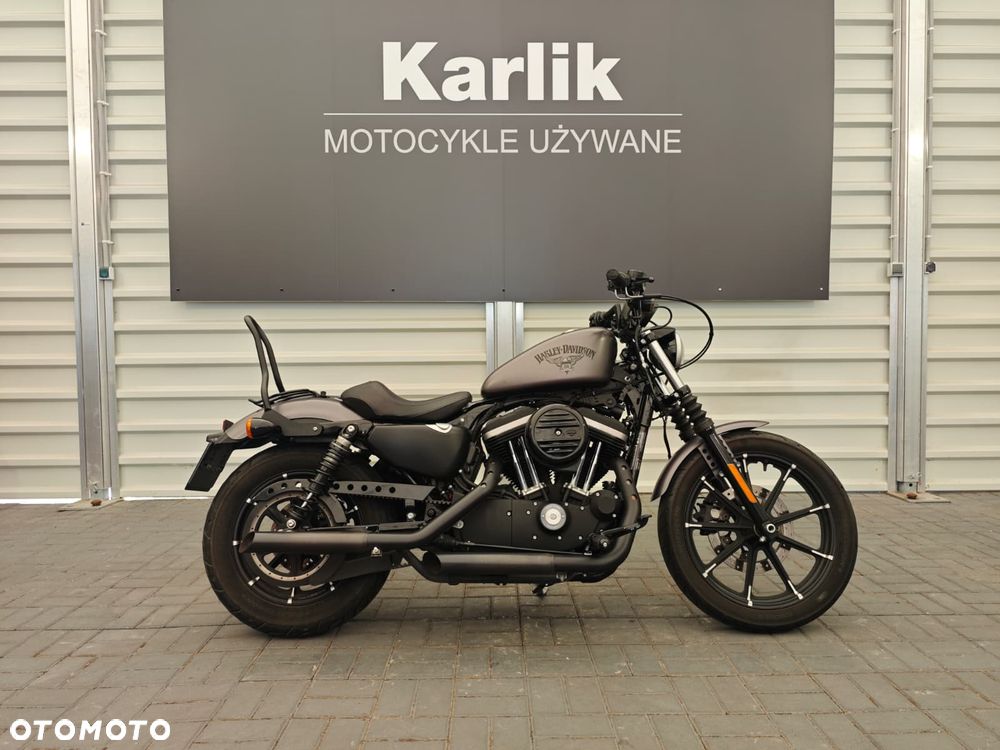 Harley-Davidson Sportster Iron 883 - 2