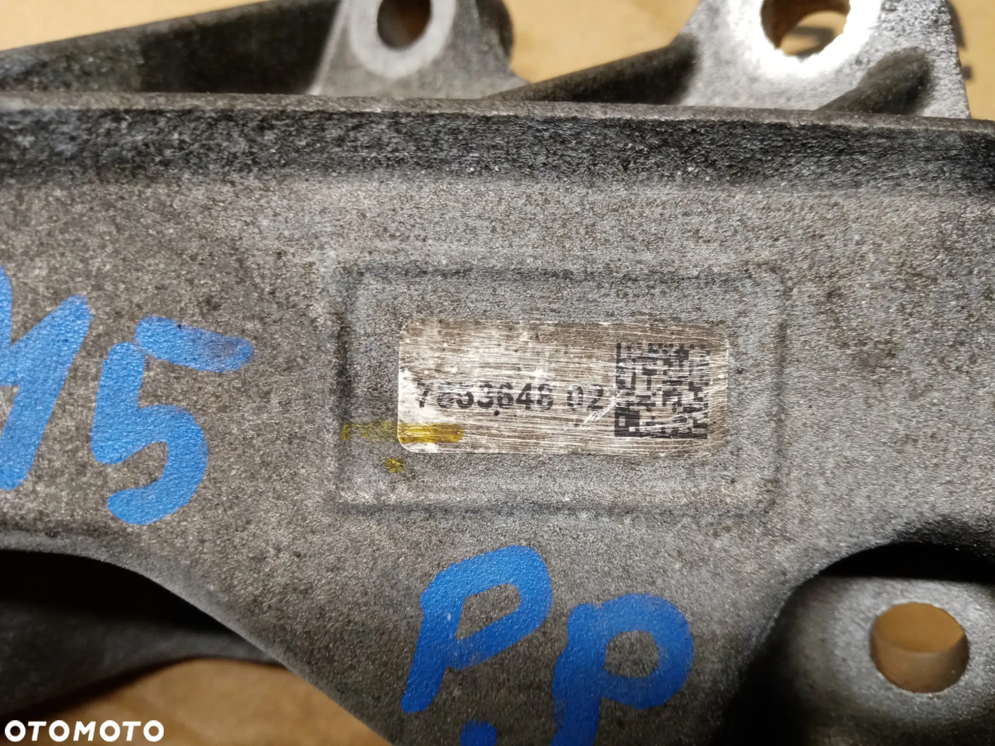 Łapa wspornik silnika BMW M5 G30 F90 4.4 V8 7853648 - 4