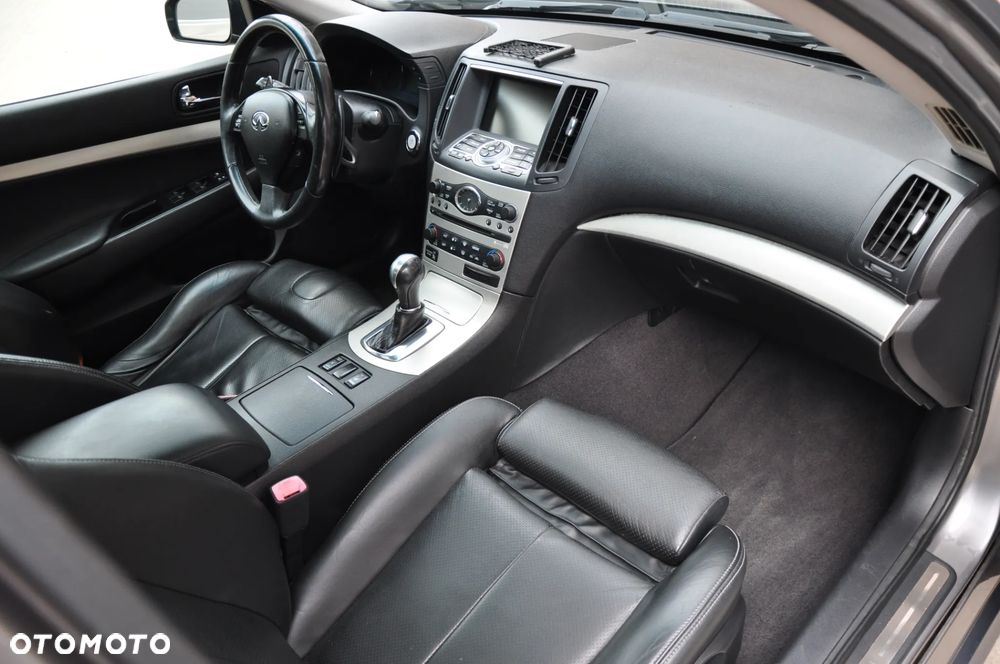 Infiniti G 3.5 - 7