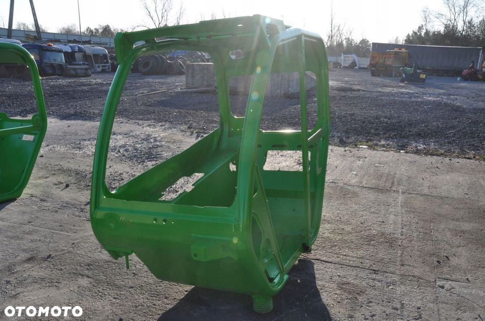 KABINA MERLO 50.8 15R - 3