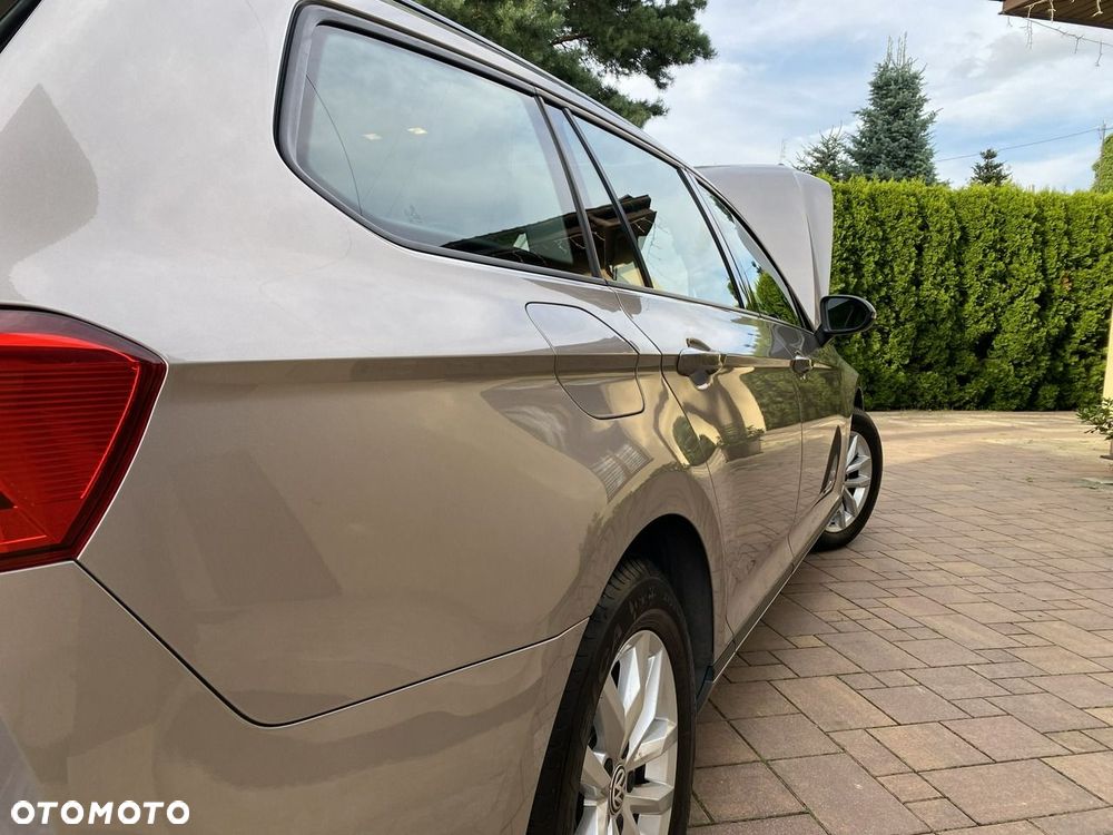 Volkswagen Passat - 12