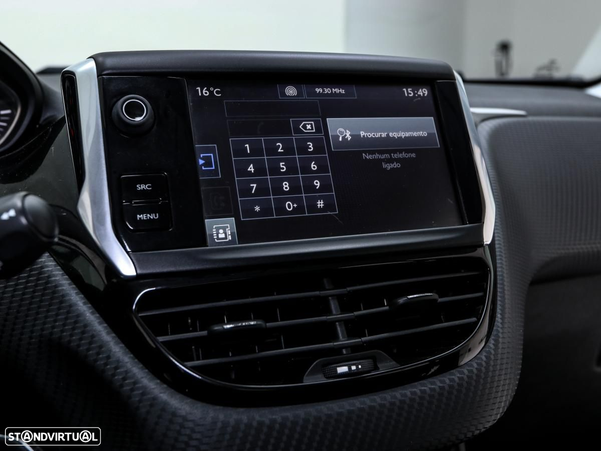 Peugeot 208 - 17
