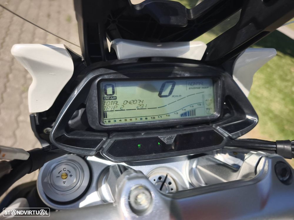 MV Agusta Stradale 800 - 12