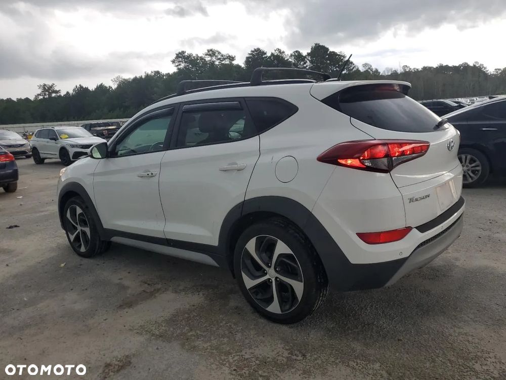 Hyundai Tucson - 2