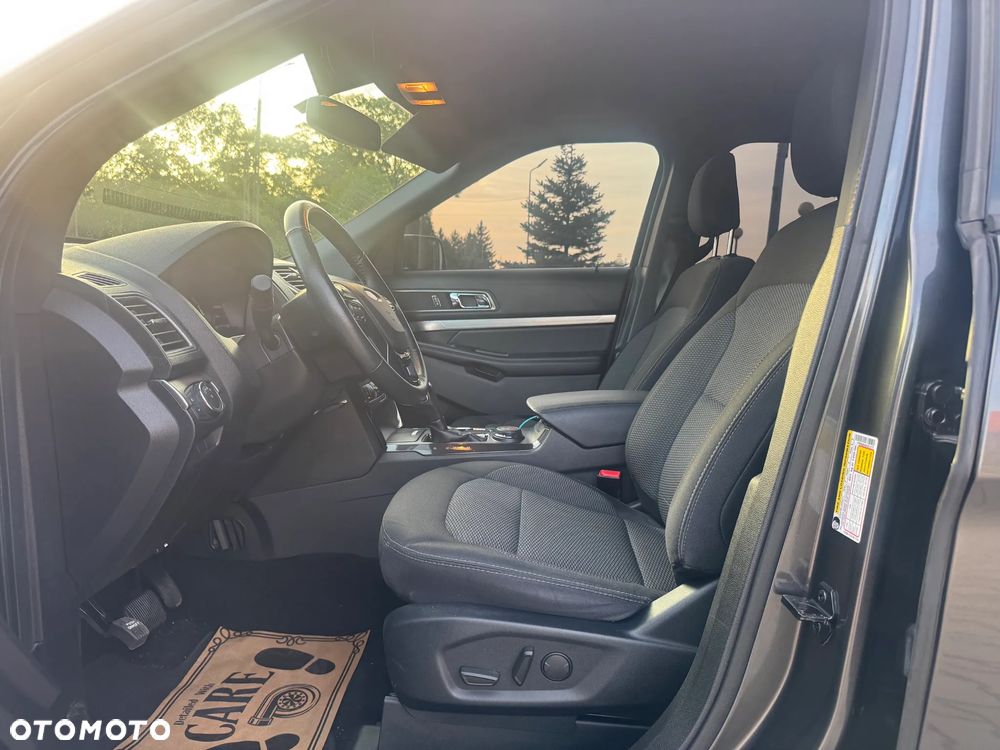 Ford Explorer - 25