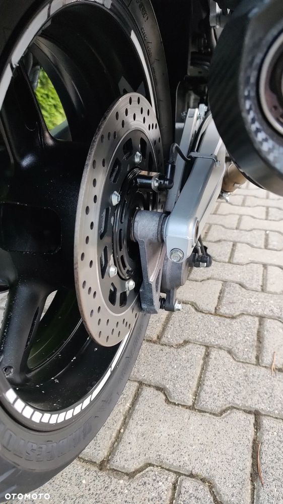 Yamaha FJR - 16