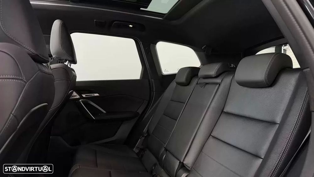 BMW iX1 eDrive20 Pack Desportivo M Pro - 34