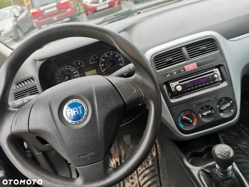 Fiat Grande Punto 2006 photo 5