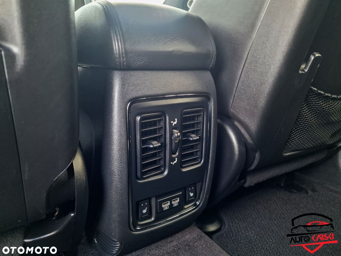 Jeep Grand Cherokee - 30