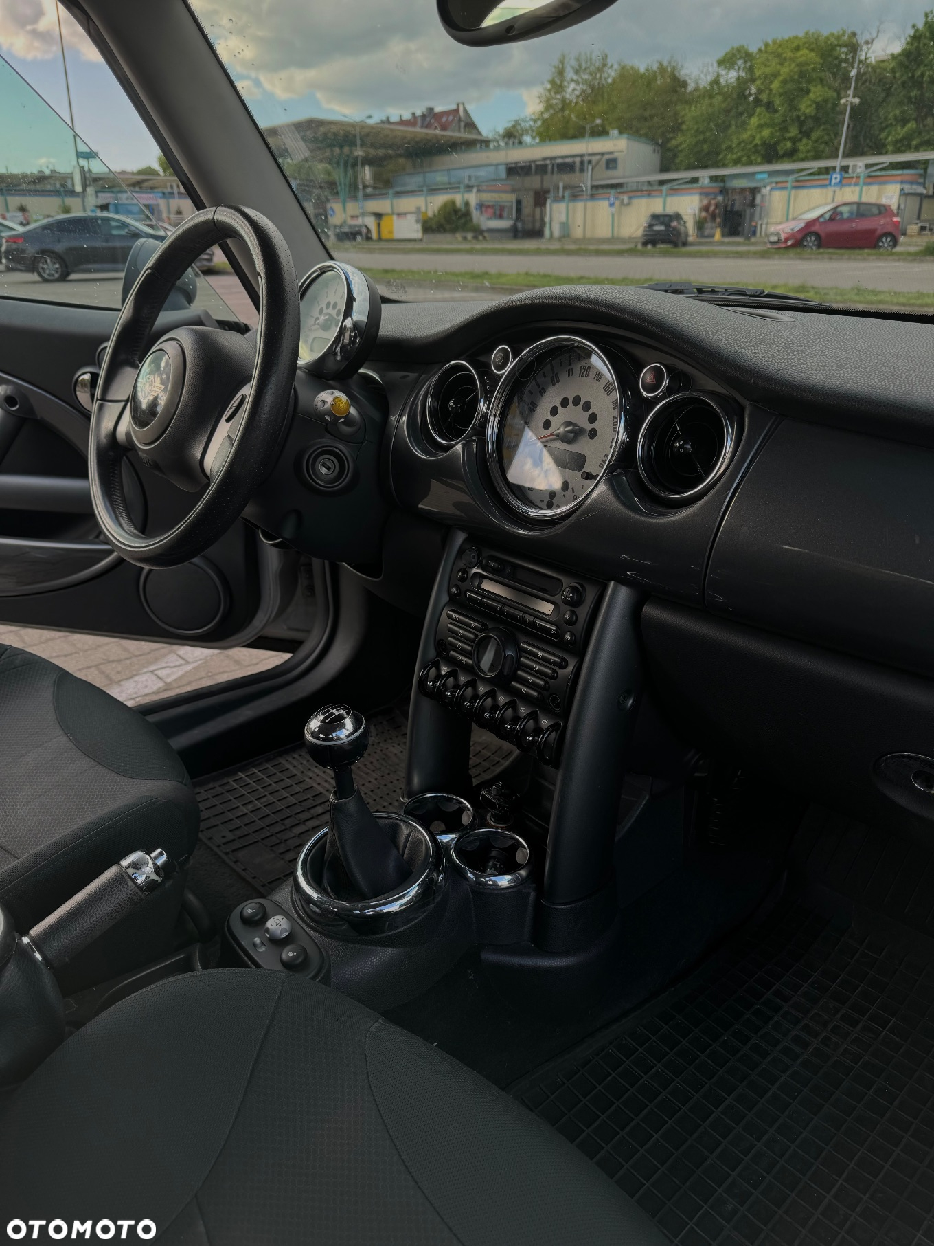 MINI ONE Standard - 13