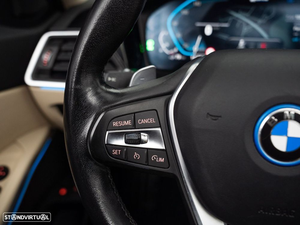 BMW 330 e Auto - 21
