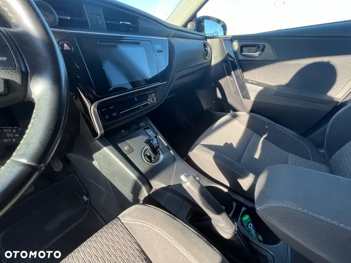 Toyota Auris - 12