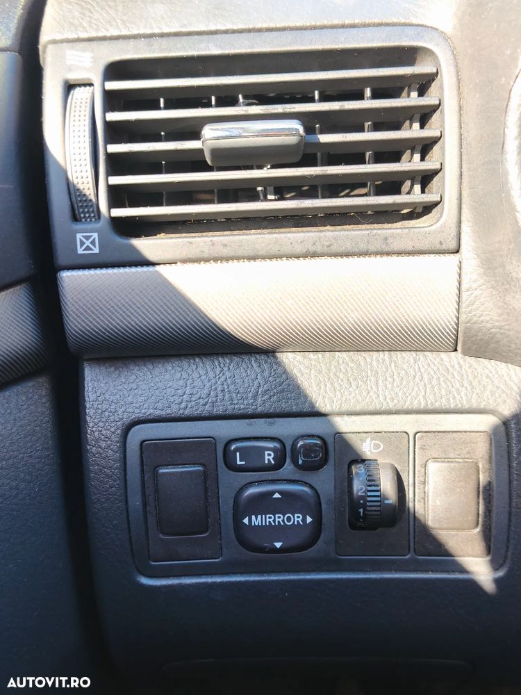 Toyota Avensis 1.8 Comfort - 9