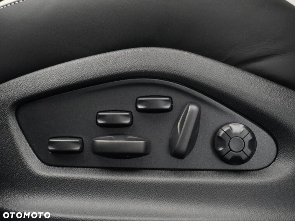 Porsche Cayenne E-Hybrid PHEV Black Edition - 24