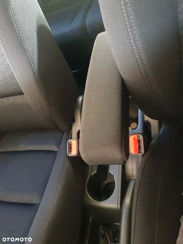 Hyundai ix20 1.6 Comfort - 23