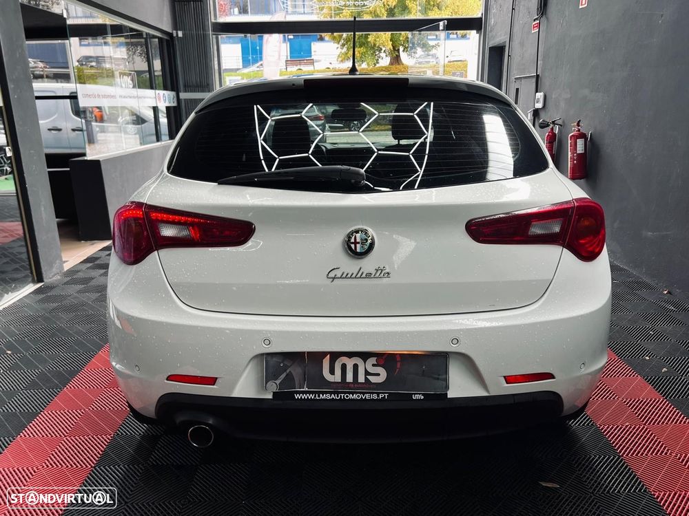 Alfa Romeo Giulietta 1.6 JTDm Distinctive - 11