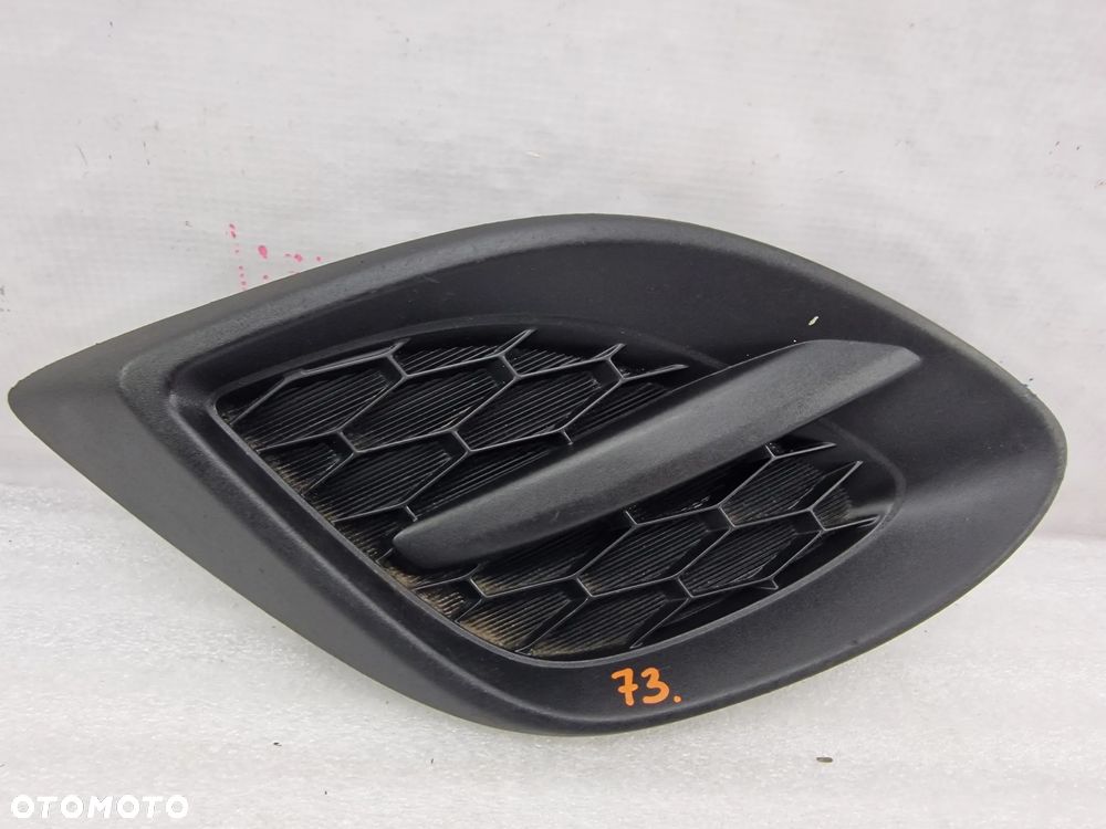 MAZDA 2 LIFT 10- PRAWA KRATKA BOCZNA ZDERZAKA PRZEDNIEGO PRZÓD , NR DR62-50C11 , NR AUKCJI A/73 - 1