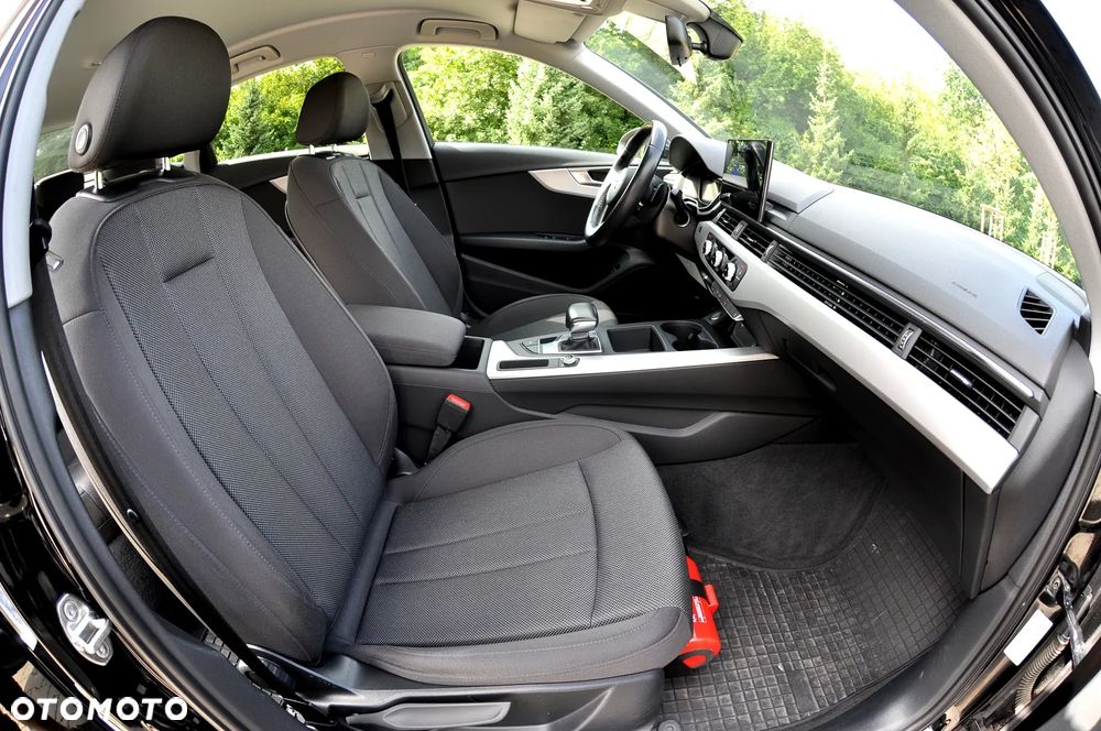 Audi A4 Limousine 35 TFSI mHEV Advanced S tronic - 24