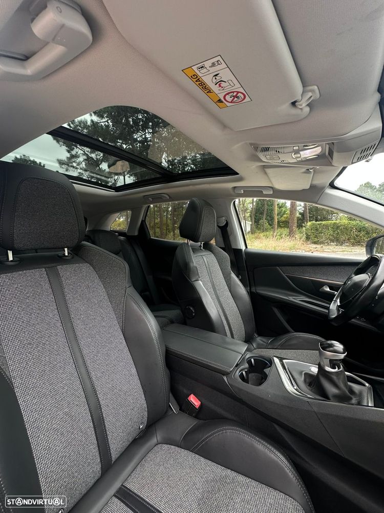Peugeot 3008 1.2 PureTech Allure - 10