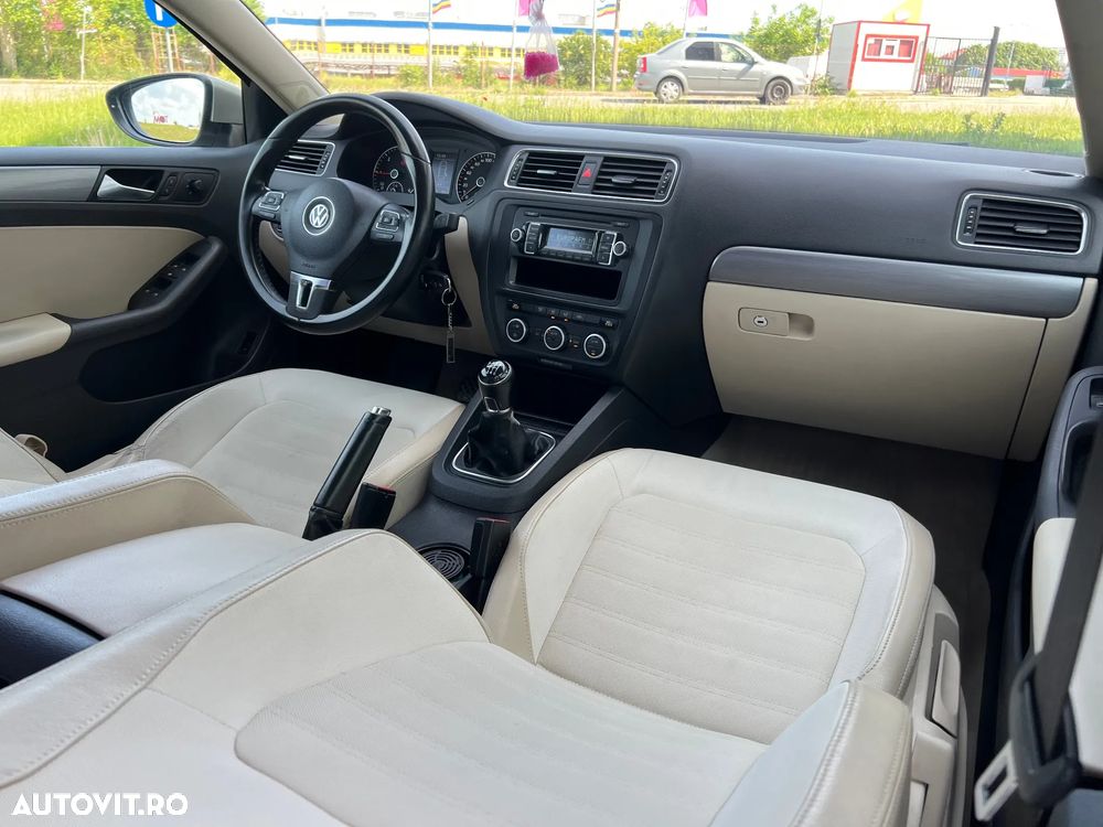 Volkswagen Jetta 2.0 TDI CR DPF Highline - 31