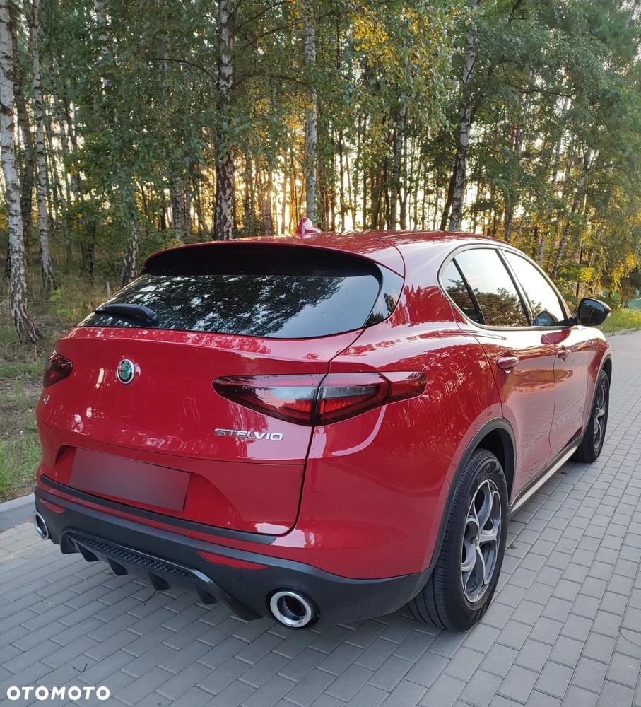 Alfa Romeo Stelvio - 2