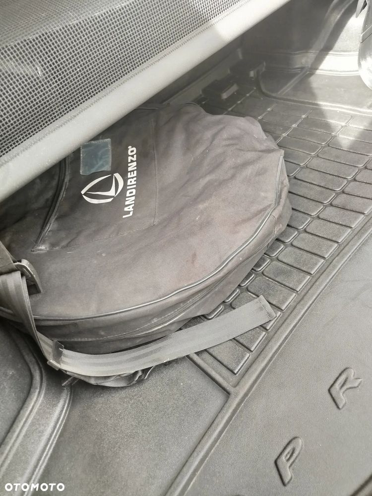 Hyundai i30 1.6 Classic + - 22