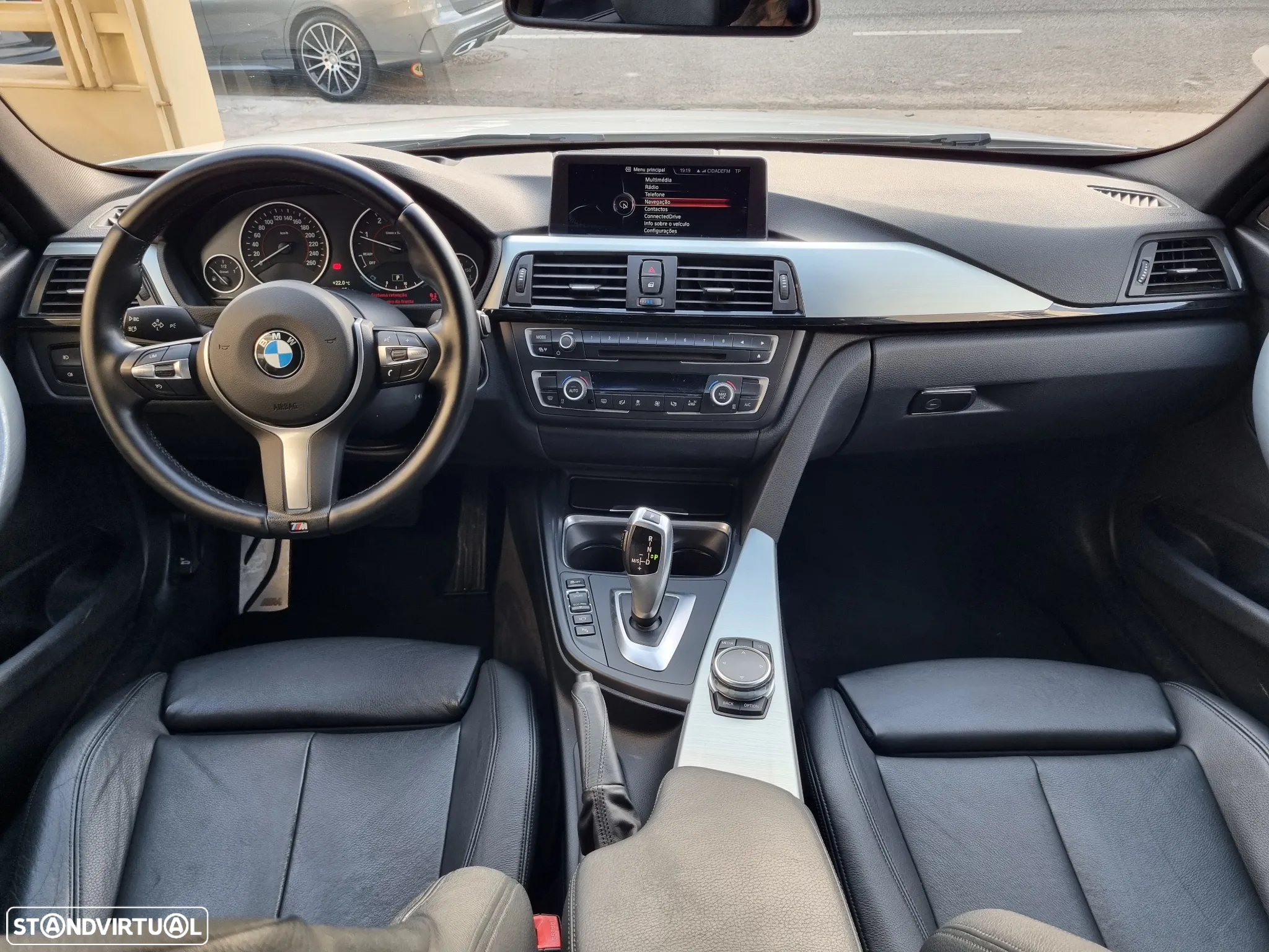 BMW 320 d Touring Auto Pack M - 29