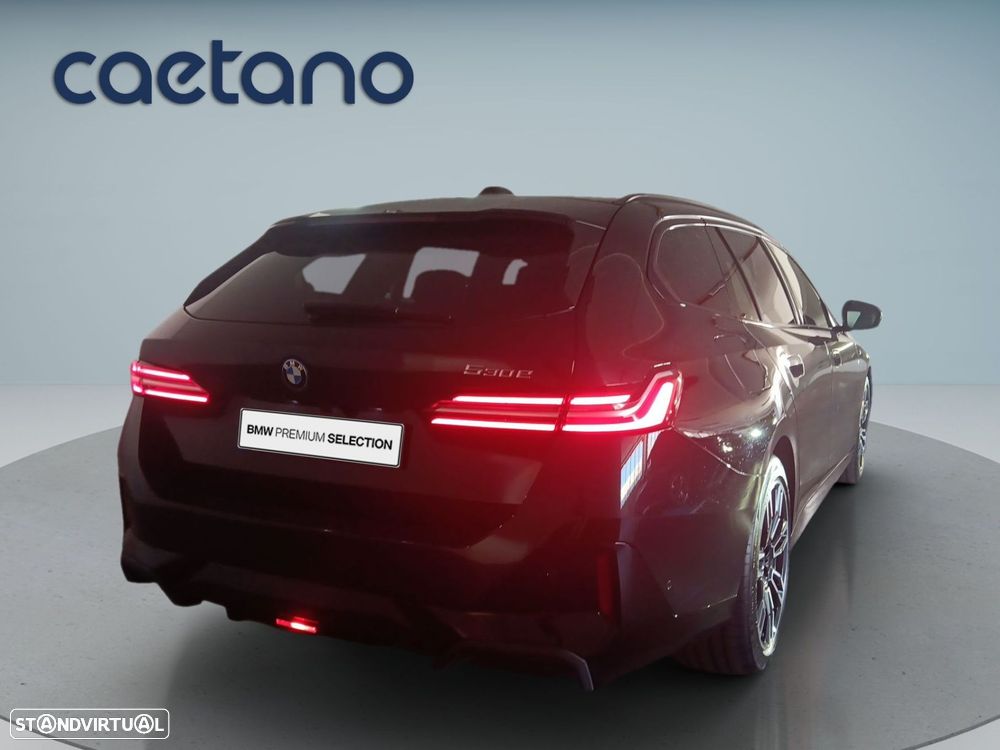 BMW 530 e Pack Desportivo M - 4