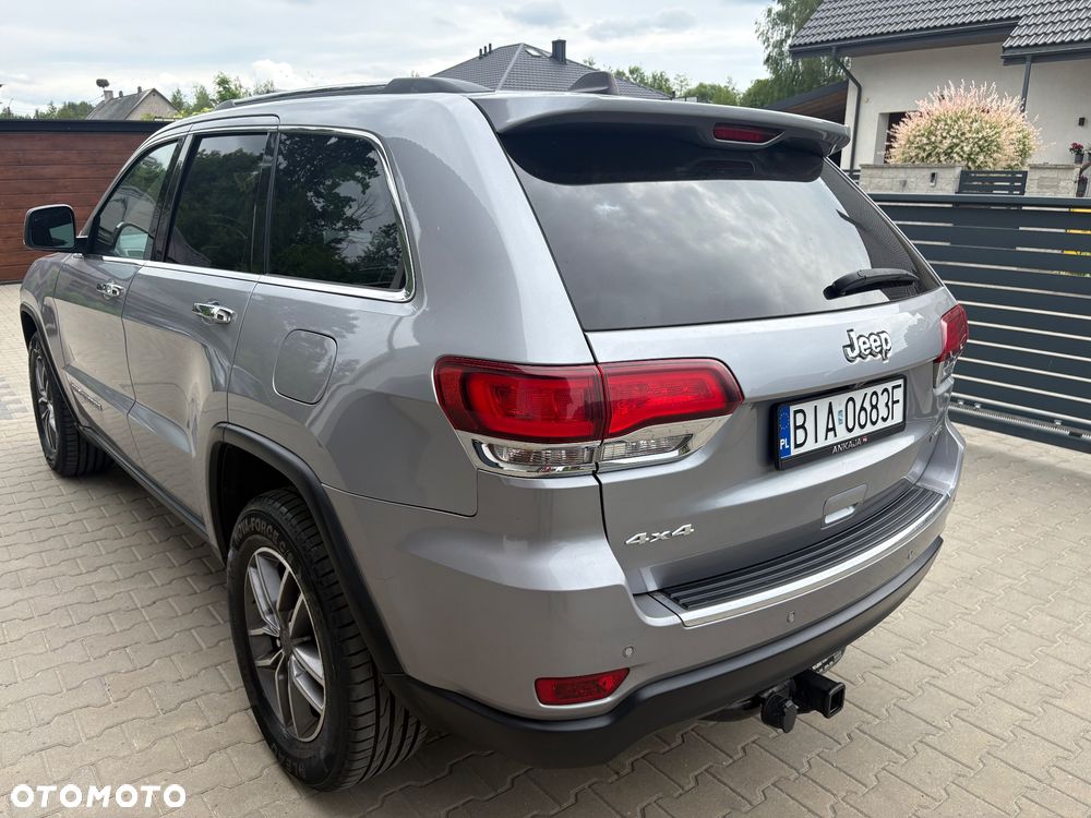 Jeep Grand Cherokee - 11