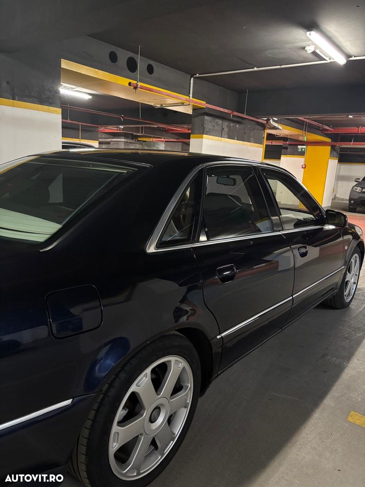 Audi S8 - 8