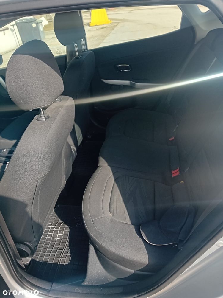Kia Ceed - 7
