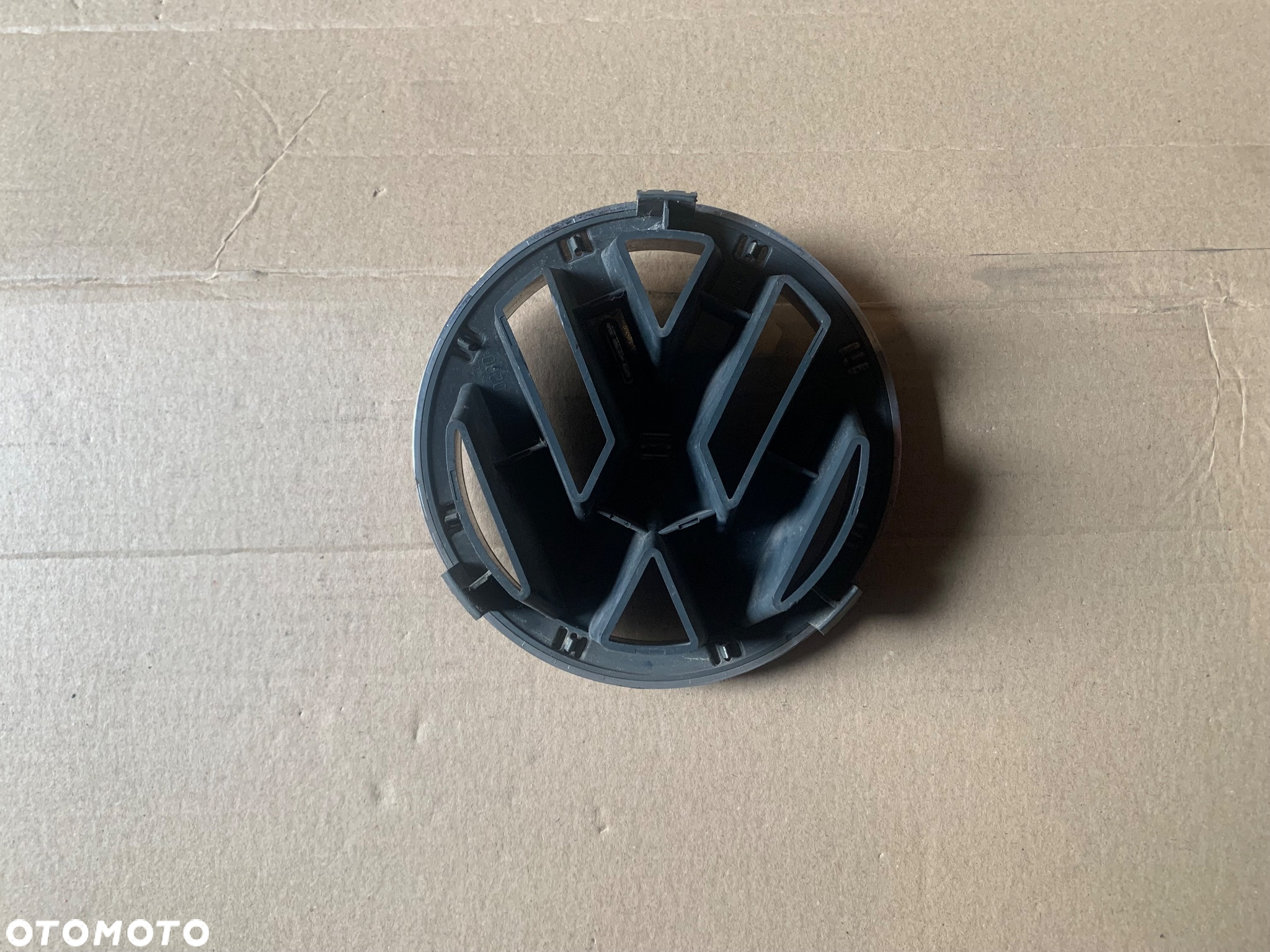 3B0853601 emblemat znaczek grila vw passat b5 fl lift 130mm - 2