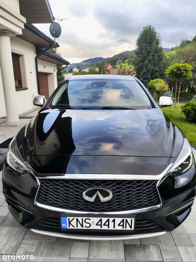 Infiniti Q30 1.5d Premium City Black - 4