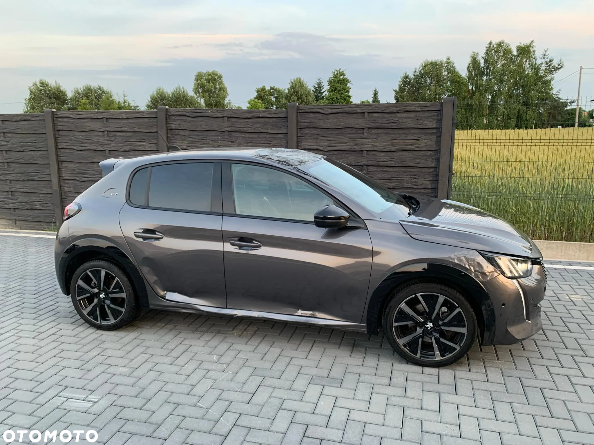 Peugeot 208 PureTech 100 EAT8 GT - 28