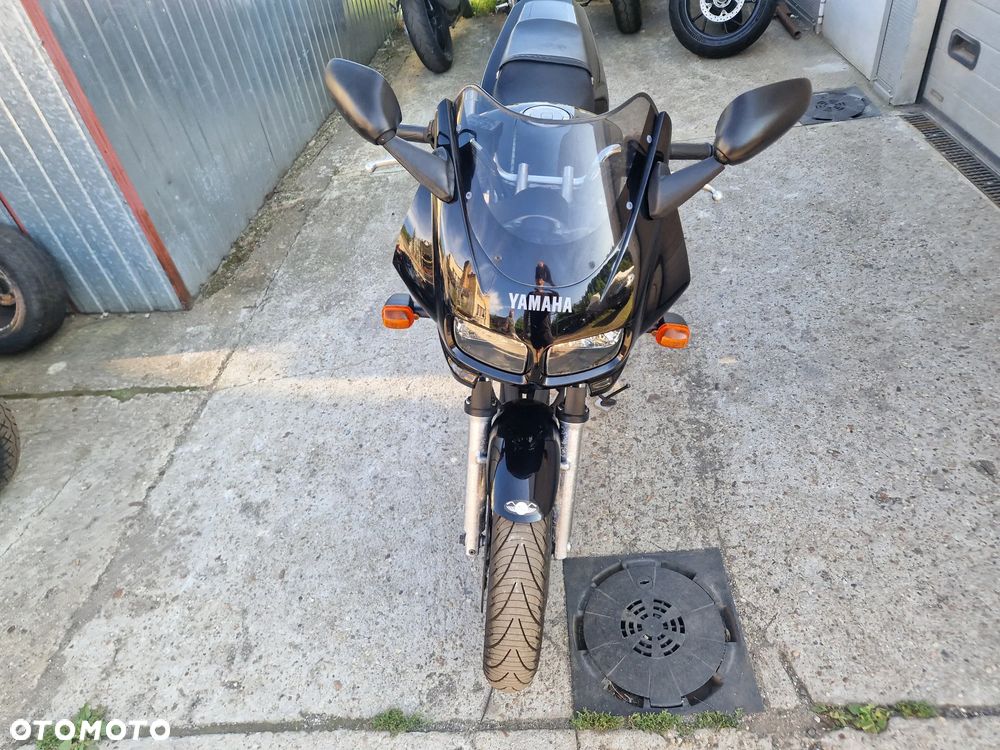 Yamaha FZ - 4