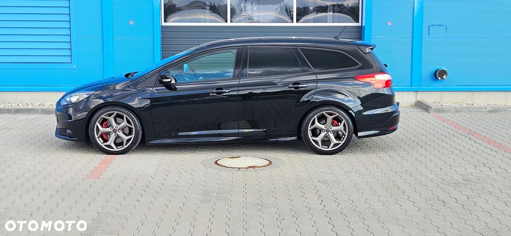 Ford Focus Turnier 2.0 EcoBoost ST mit Leder-Exclusiv-Paket - 10