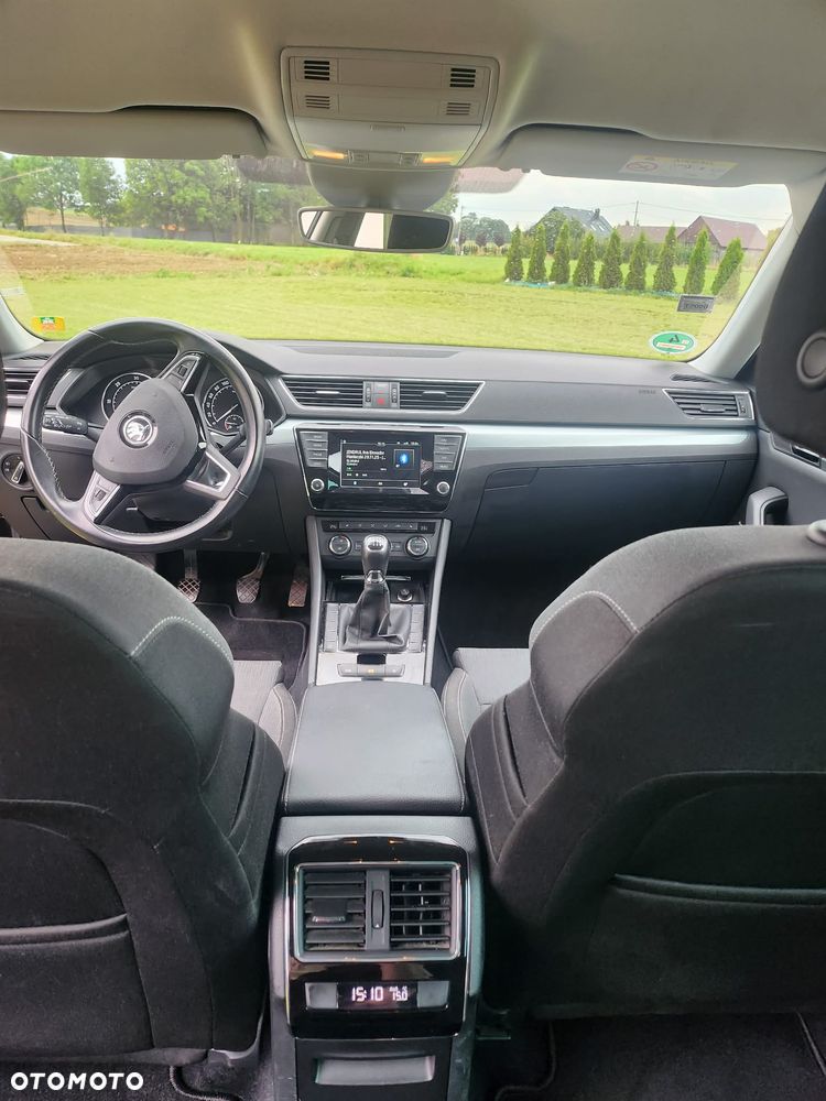 Skoda Superb 2.0 TDI Ambition - 19