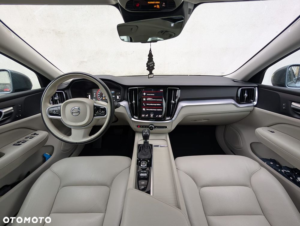 Volvo S60 T5 Momentum Pro - 16