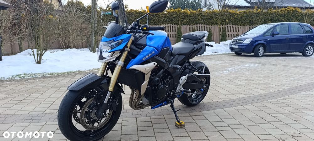 Suzuki GSR - 5