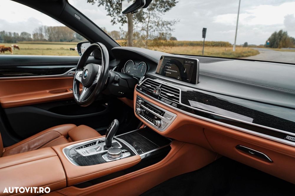 BMW Seria 7 740e iPerformance - 11