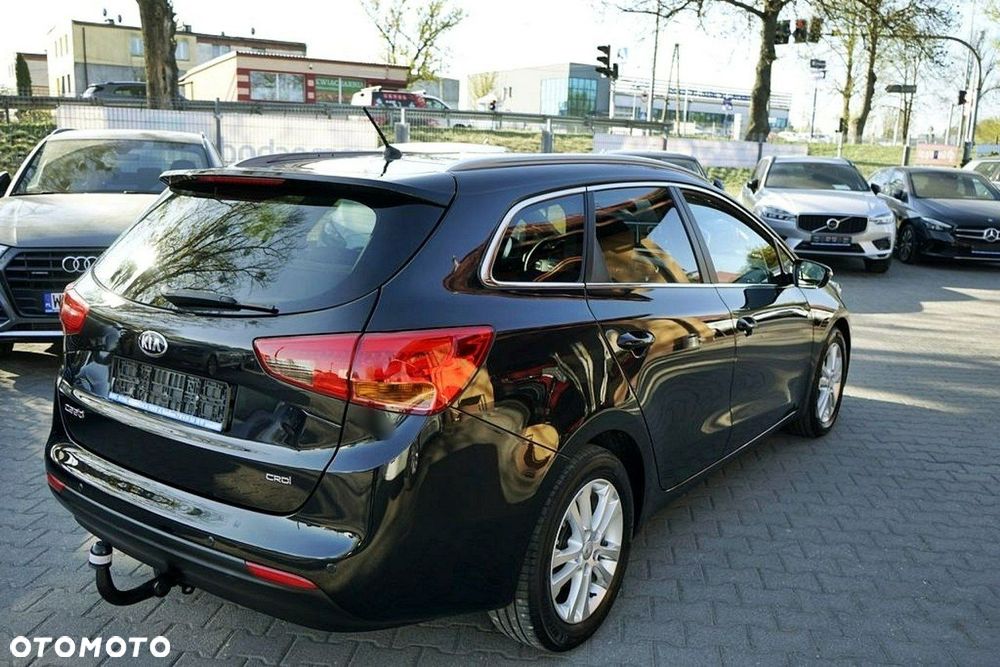 Kia Ceed - 10