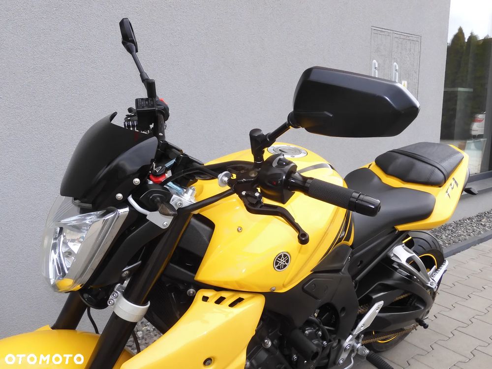Yamaha FZ - 24