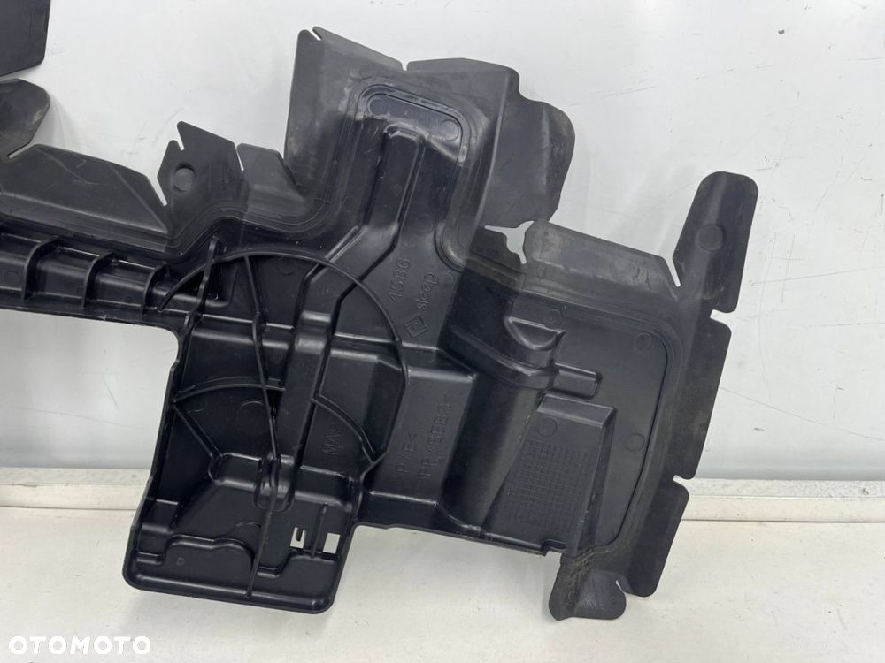 Osłona chłodnicy Peugeot 2008 II 19r. prawa kierownica powietrza pasa przedniego oryginal 9827819580 - 3