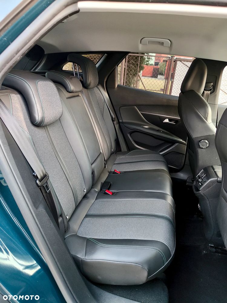 Peugeot 3008 BlueHDi 130 Stop & Start EAT8 Allure - 23