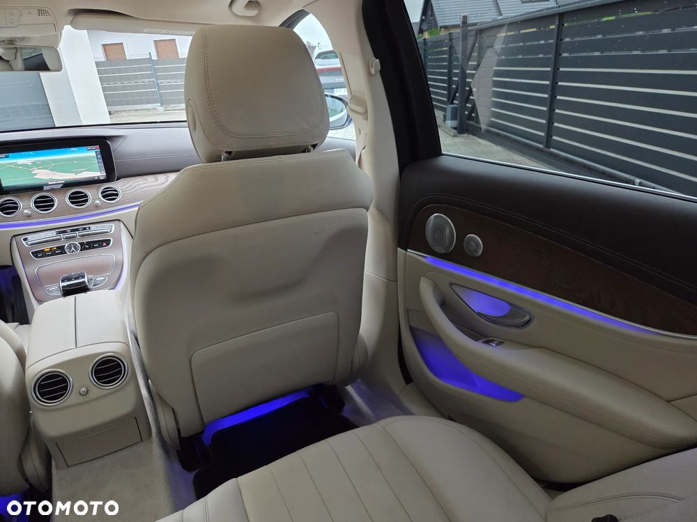 Mercedes-Benz Klasa E 220 d 9G-TRONIC Exclusive - 20