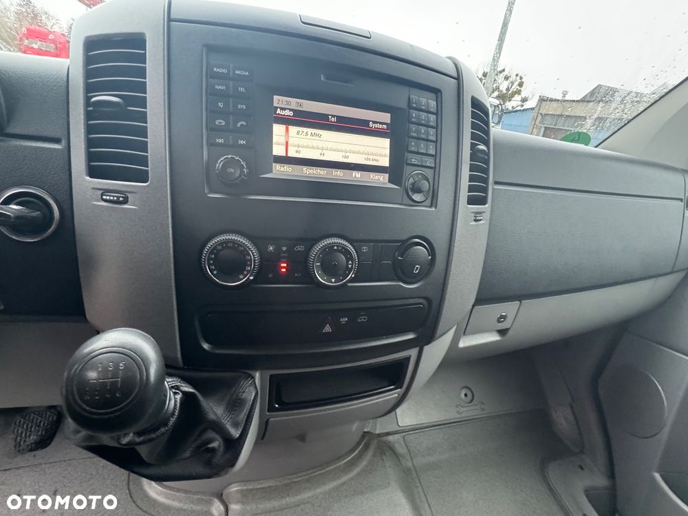 Mercedes-Benz Sprinter - 23