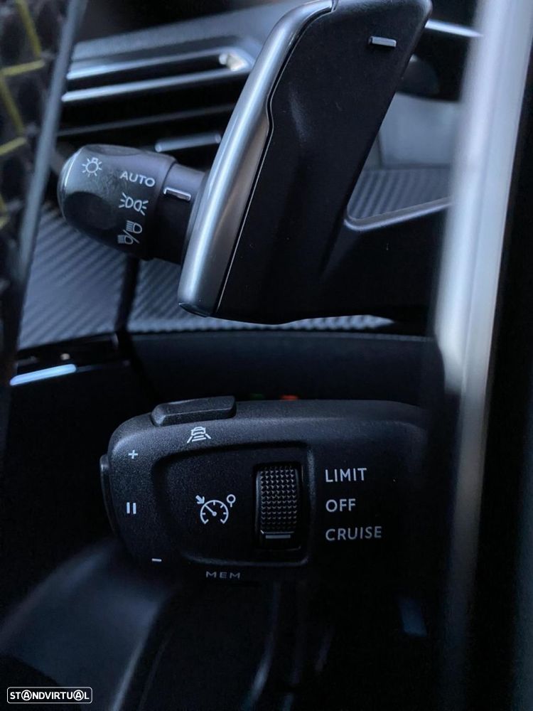 Peugeot 2008 1.2 PureTech GT EAT8 - 18