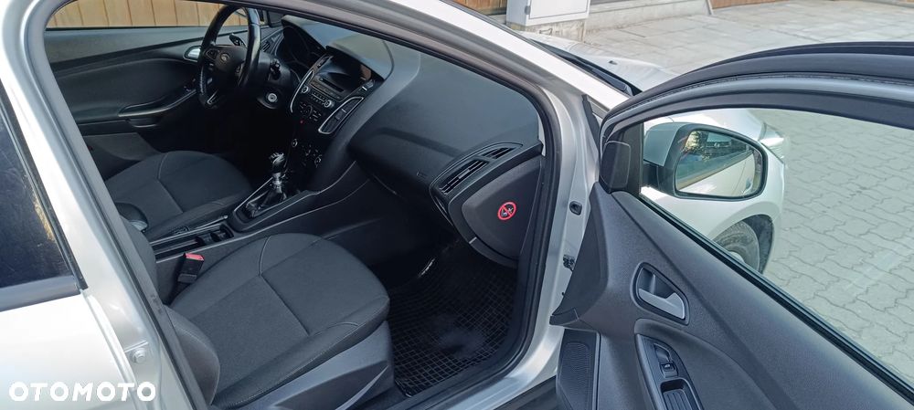 Ford Focus 1.5 TDCi SYNC Edition - 13