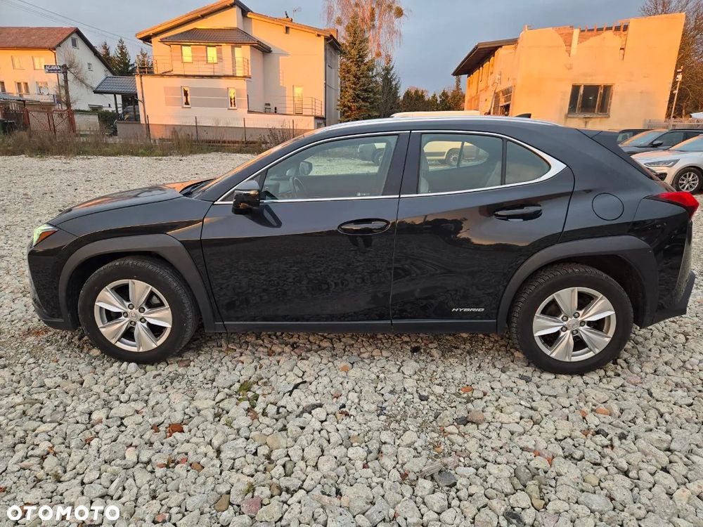 Lexus UX 250h Business Edition - 8